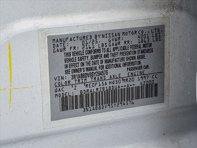 Used 2025 Nissan Sentra SR FWD image 23