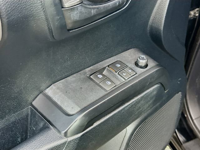 Used 2016 Toyota Tacoma SR w/ SR Convenience Package image 17