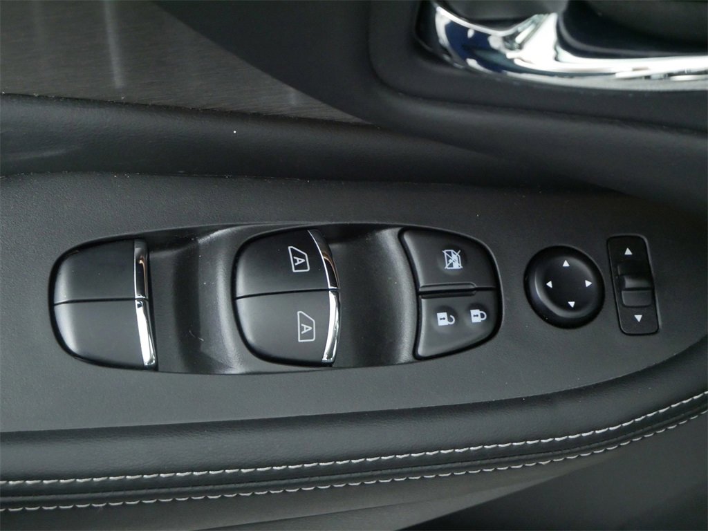 Used 2024 Nissan Murano SL image 17