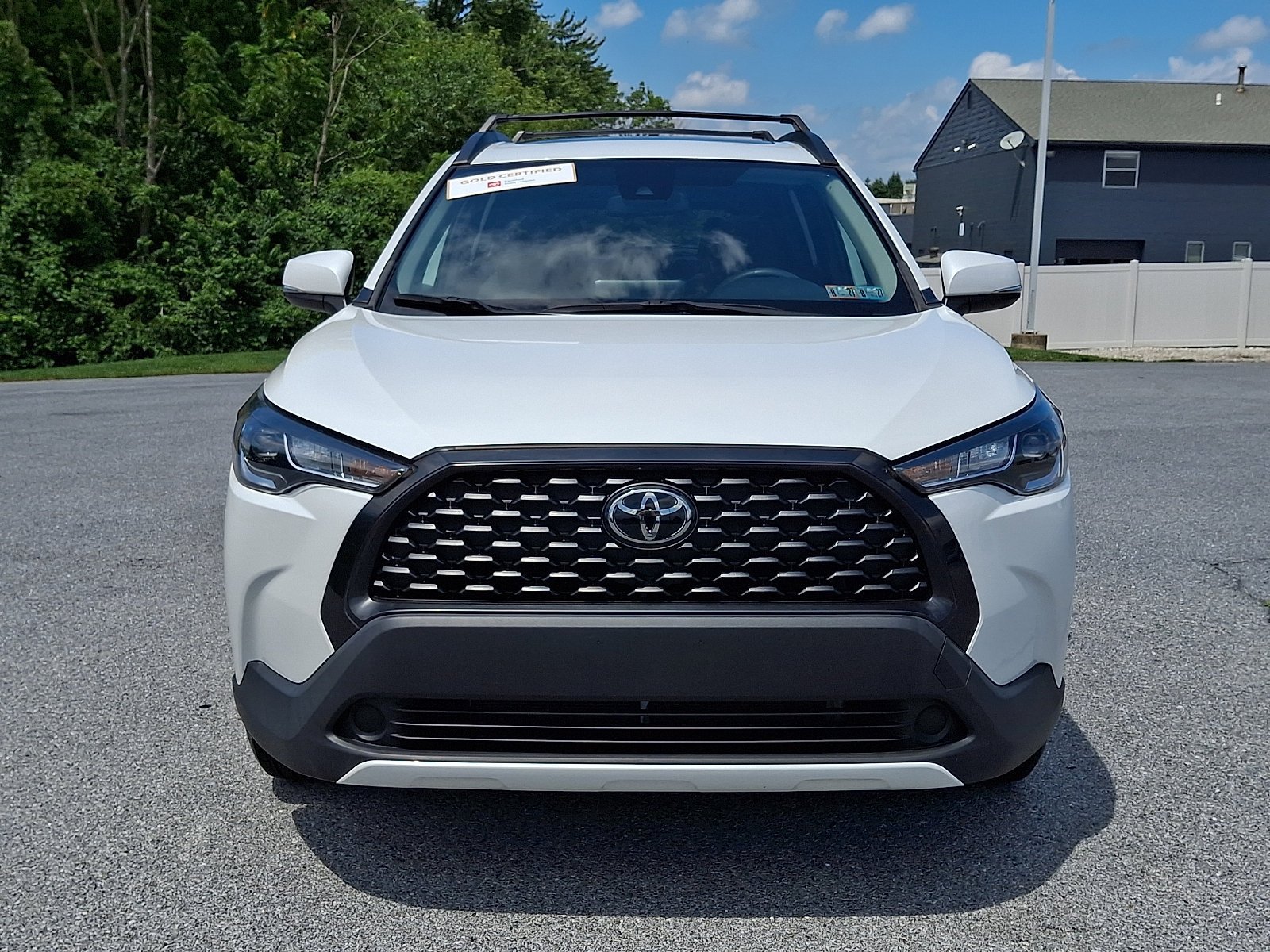 Certified 2022 Toyota Corolla Cross LE w/ Moonroof Package AWD/4WD image 2