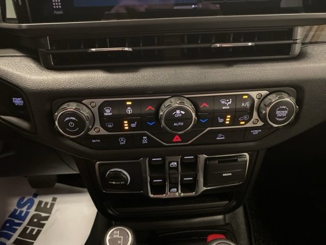 New 2026 Jeep Gladiator Sport AWD/4WD image 13