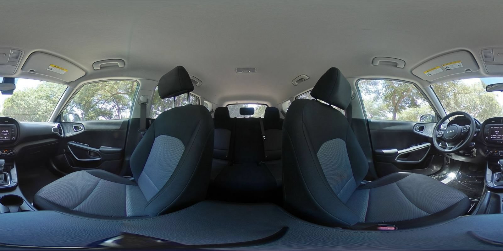 Used 2025 Kia Soul LX w/ LX Technology Package FWD image 39