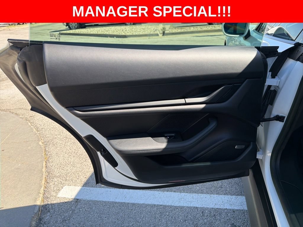 Used 2022 Porsche Taycan RWD image 17