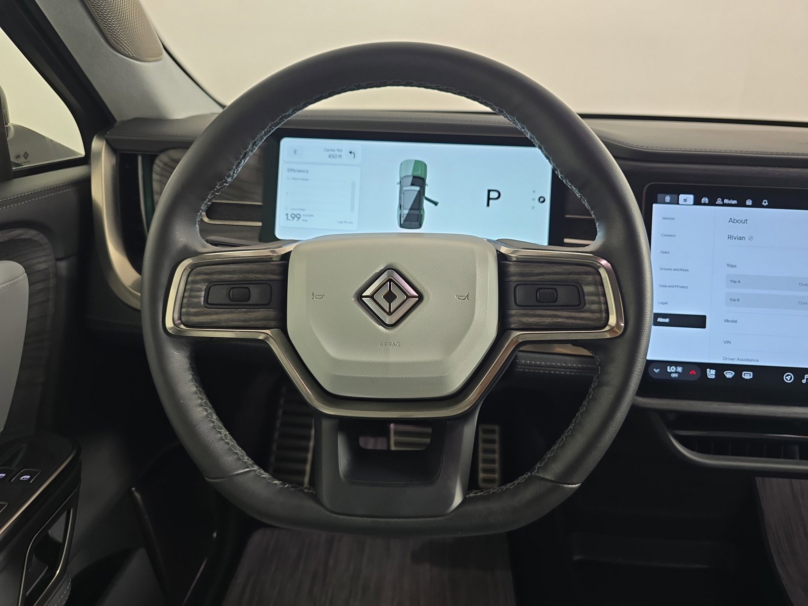 Used 2024 Rivian R1S Adventure image 28