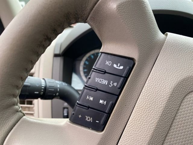 Used 2010 Ford Escape XLT image 23