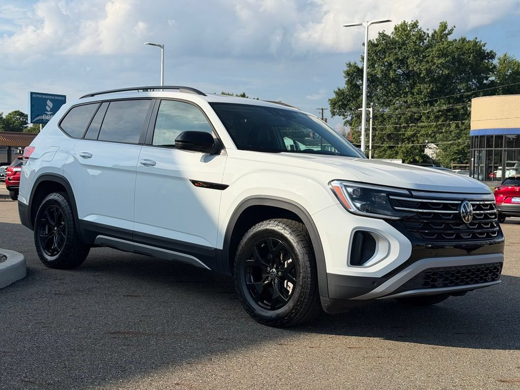 Used 2024 Volkswagen Atlas Peak Edition SE AWD/4WD image 7