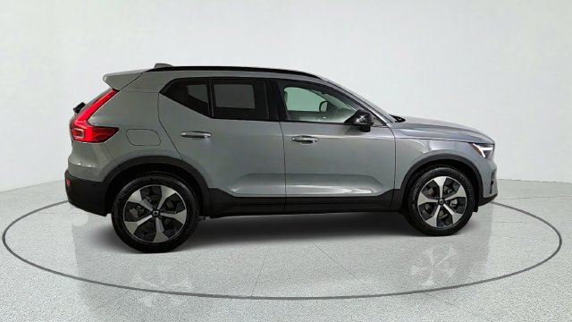 New 2026 Volvo XC40 B5 Plus w/ Protection Package Premier AWD/4WD image 8
