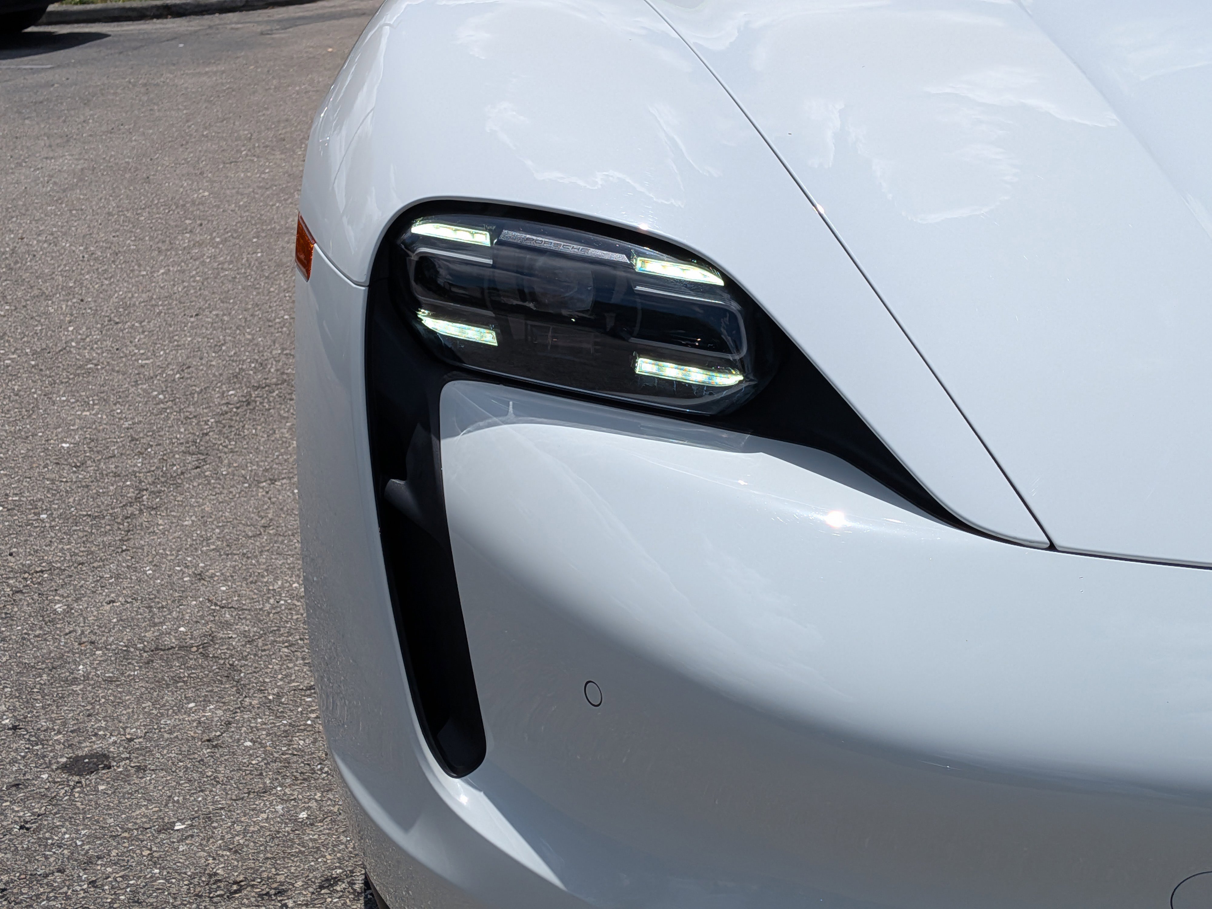 Used 2022 Porsche Taycan 4S AWD/4WD image 10