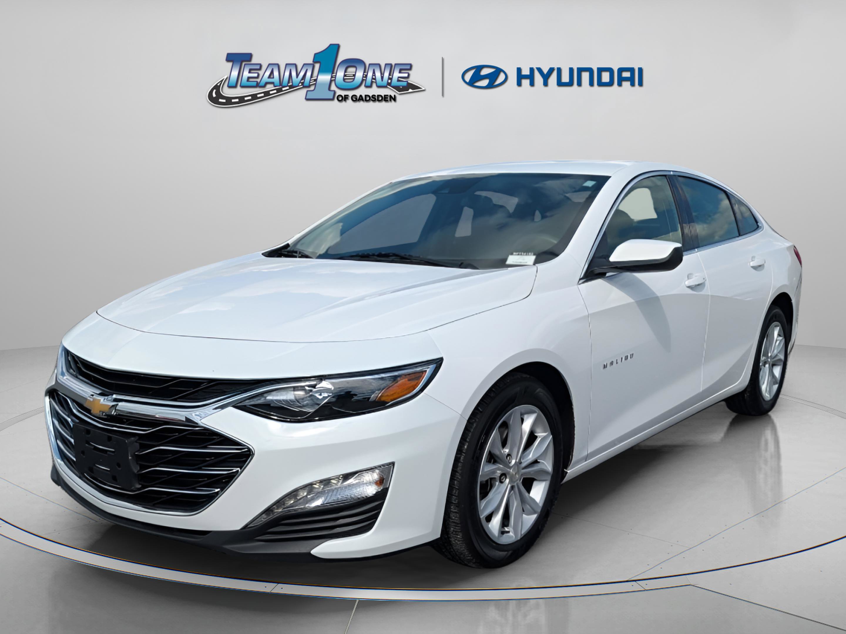 Used 2025 Chevrolet Malibu LT image 3