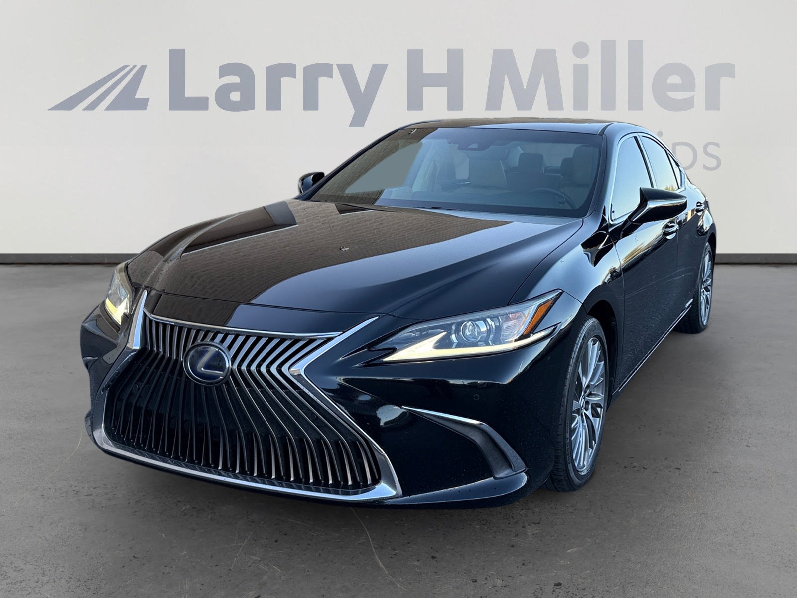 Used 2020 Lexus ES 300h w/ Premium Package