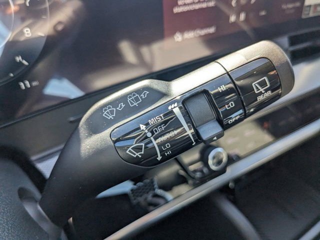 Used 2024 Kia Sportage SX image 31