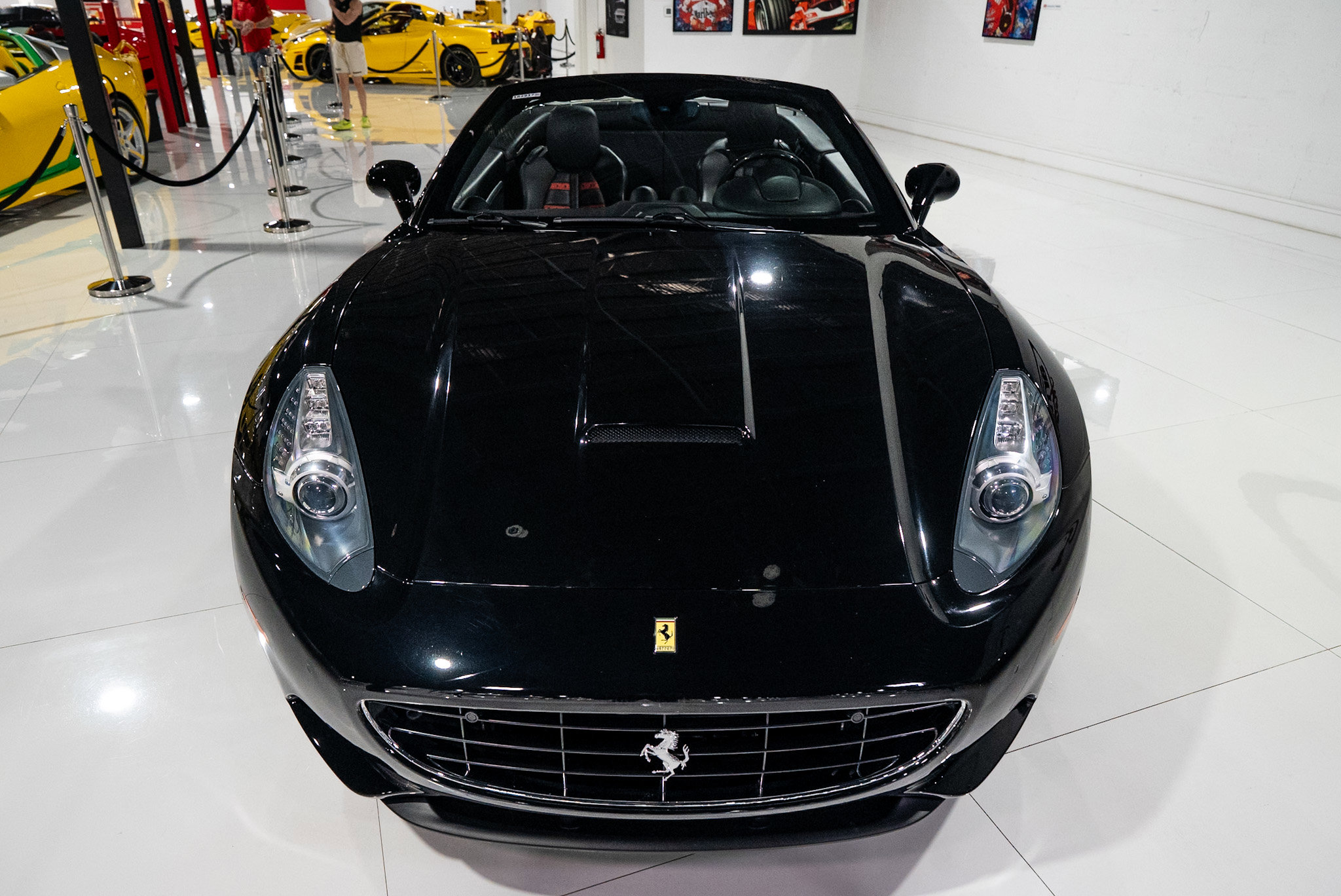 Used 2012 Ferrari California image 2