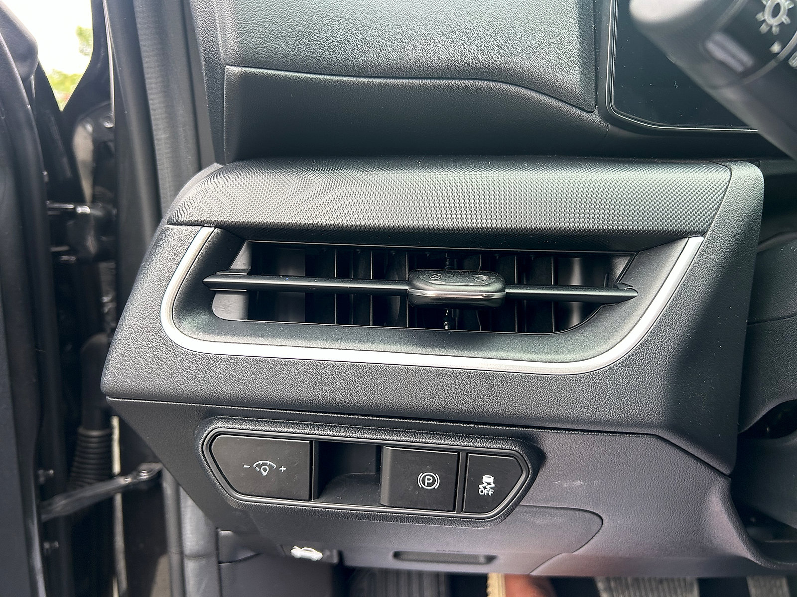 Used 2025 Kia K4 FWD image 13