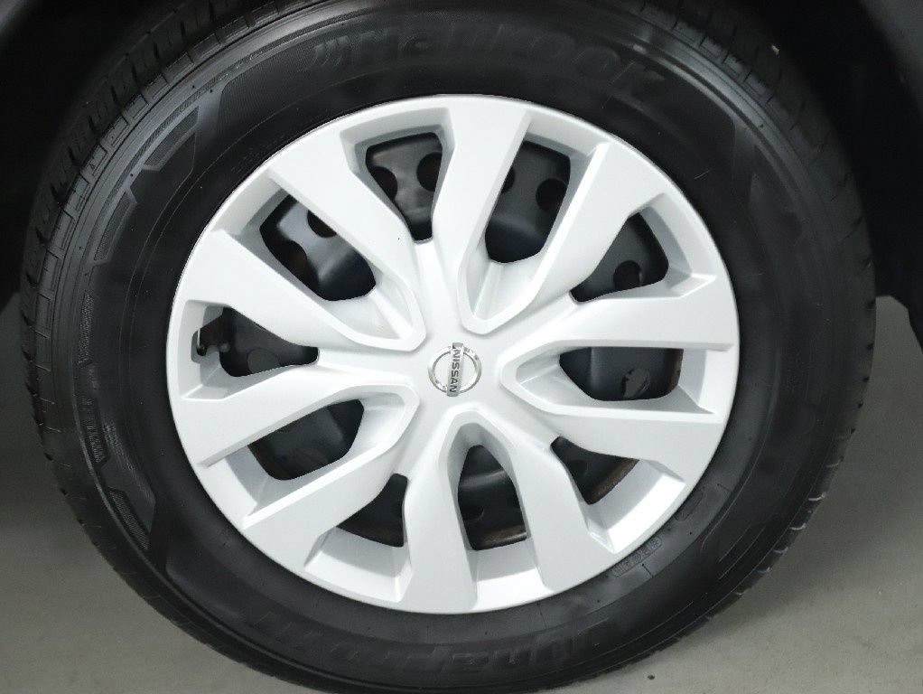 Used 2016 Nissan Rogue S FWD image 11