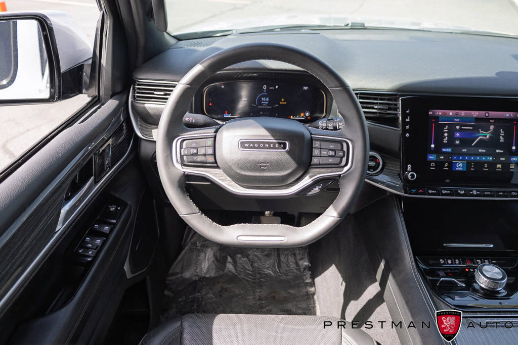 Used 2022 Jeep Wagoneer Series III AWD/4WD image 2