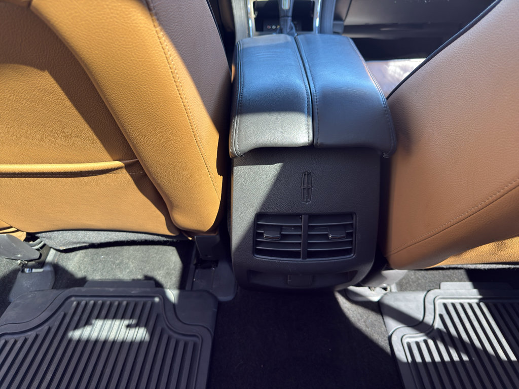 Used 2013 Lincoln MKX FWD image 20
