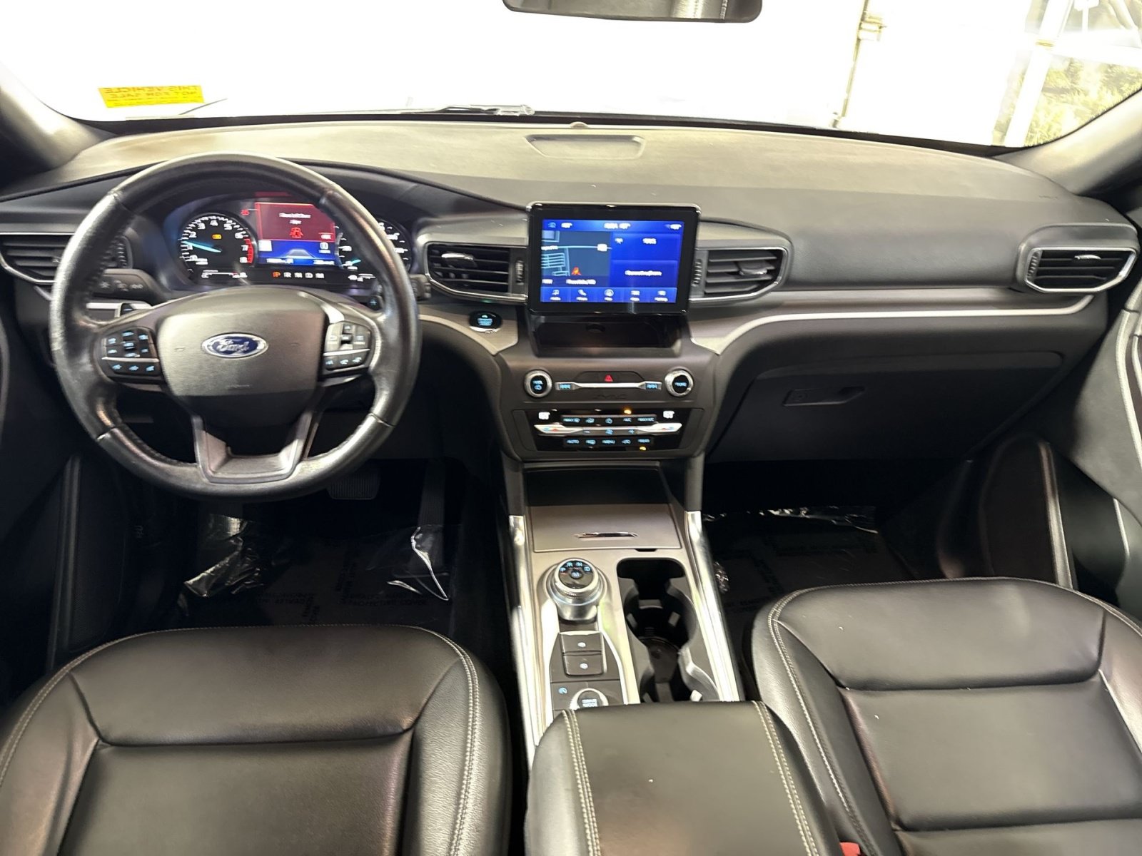 Used 2020 Ford Explorer XLT w/ Equipment Group 202A AWD/4WD image 24