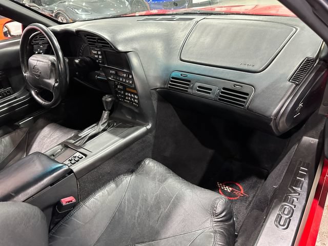 Used 1996 Chevrolet Corvette Convertible RWD image 9