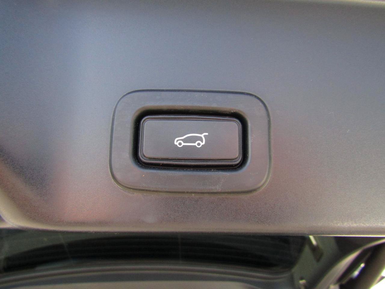 Used 2020 Land Rover Range Rover Evoque S AWD/4WD image 23
