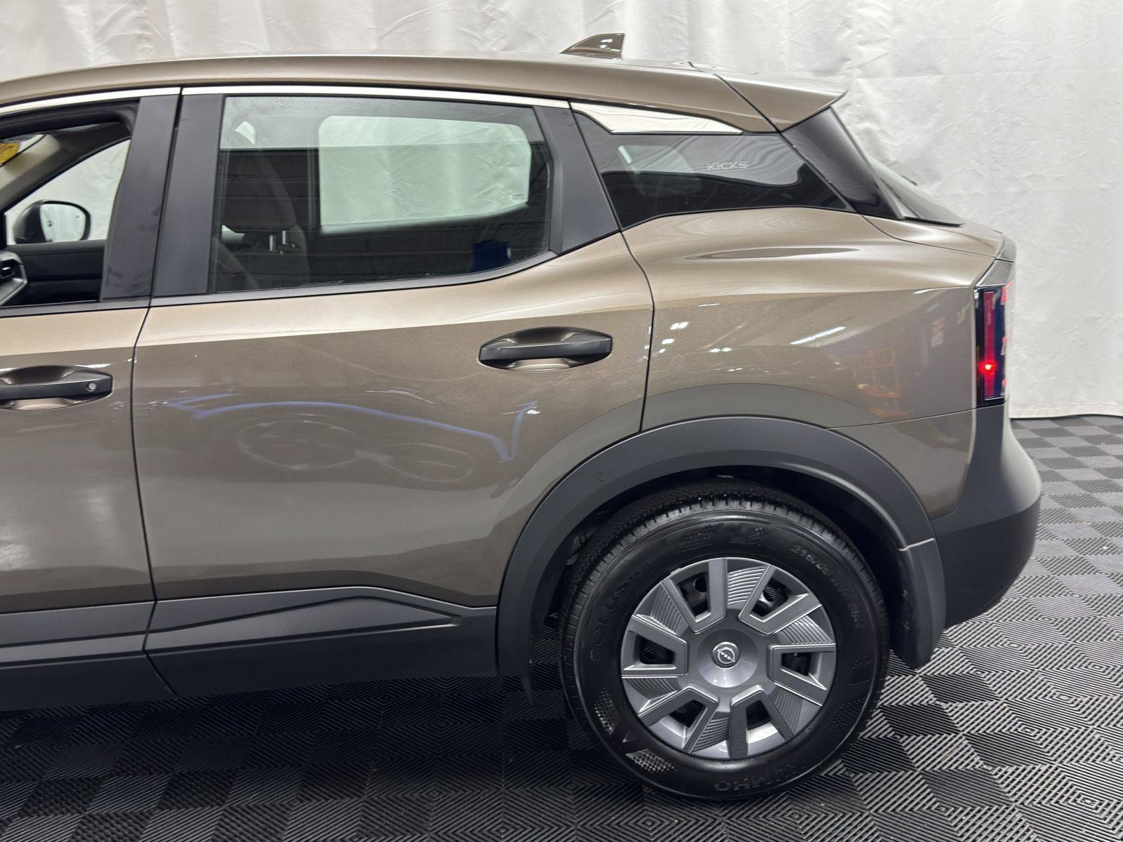 Used 2025 Nissan Kicks S AWD/4WD image 3