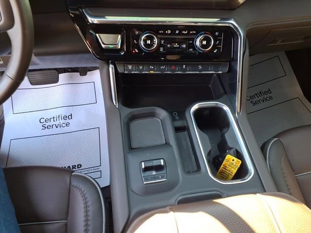 Used 2025 GMC Sierra 3500 Denali w/ Denali Reserve Package AWD/4WD image 17