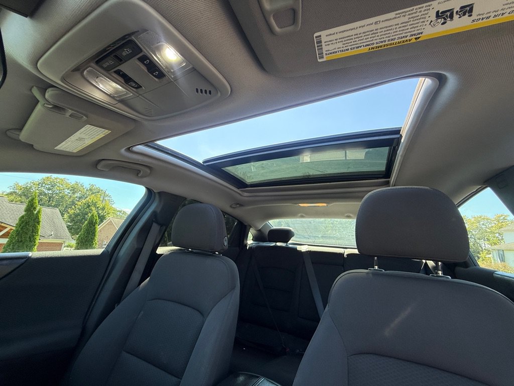 Used 2022 Chevrolet Malibu LT FWD image 27