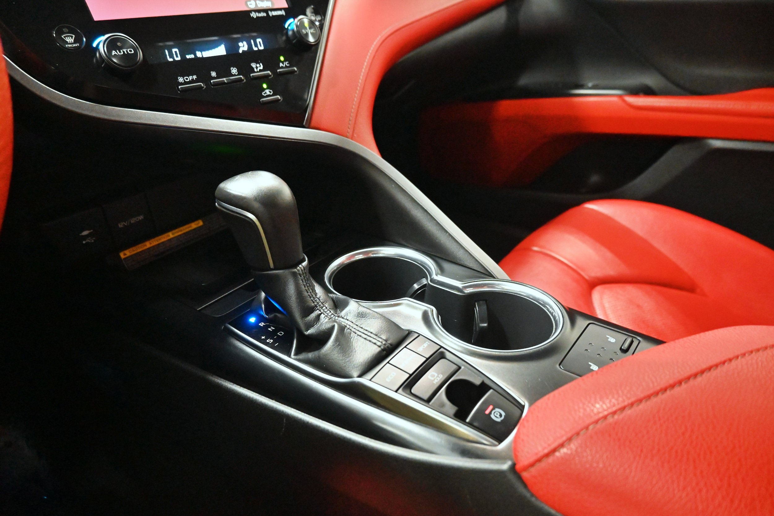 Used 2019 Toyota Camry XSE FWD image 16