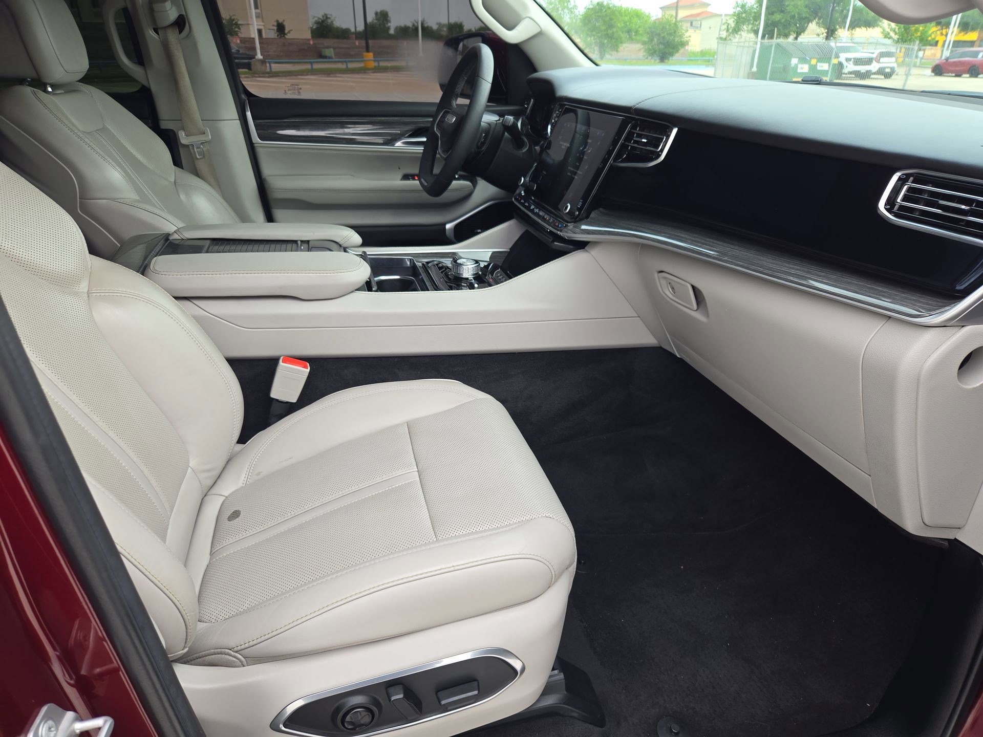 Used 2022 Jeep Wagoneer Series III w/ Rear Seat Video Group 1 AWD/4WD image 31
