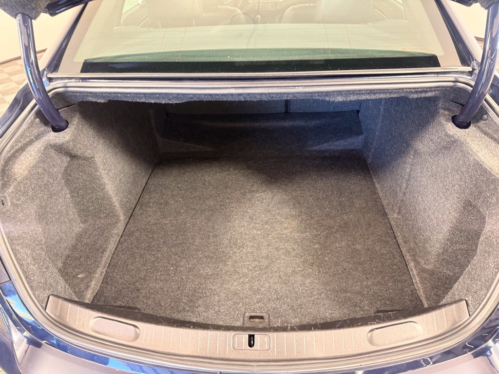 Used 2018 Chevrolet Impala LT FWD image 10