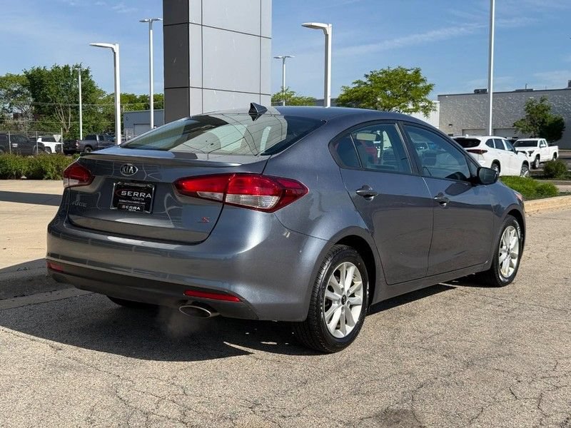 Used 2017 Kia Forte S FWD image 3