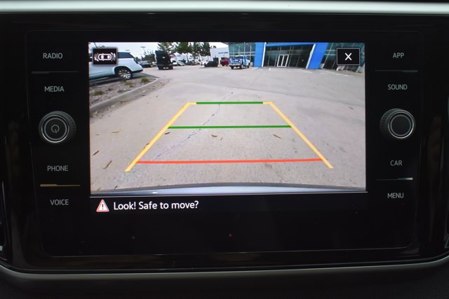 Used 2023 Volkswagen Atlas SE image 26