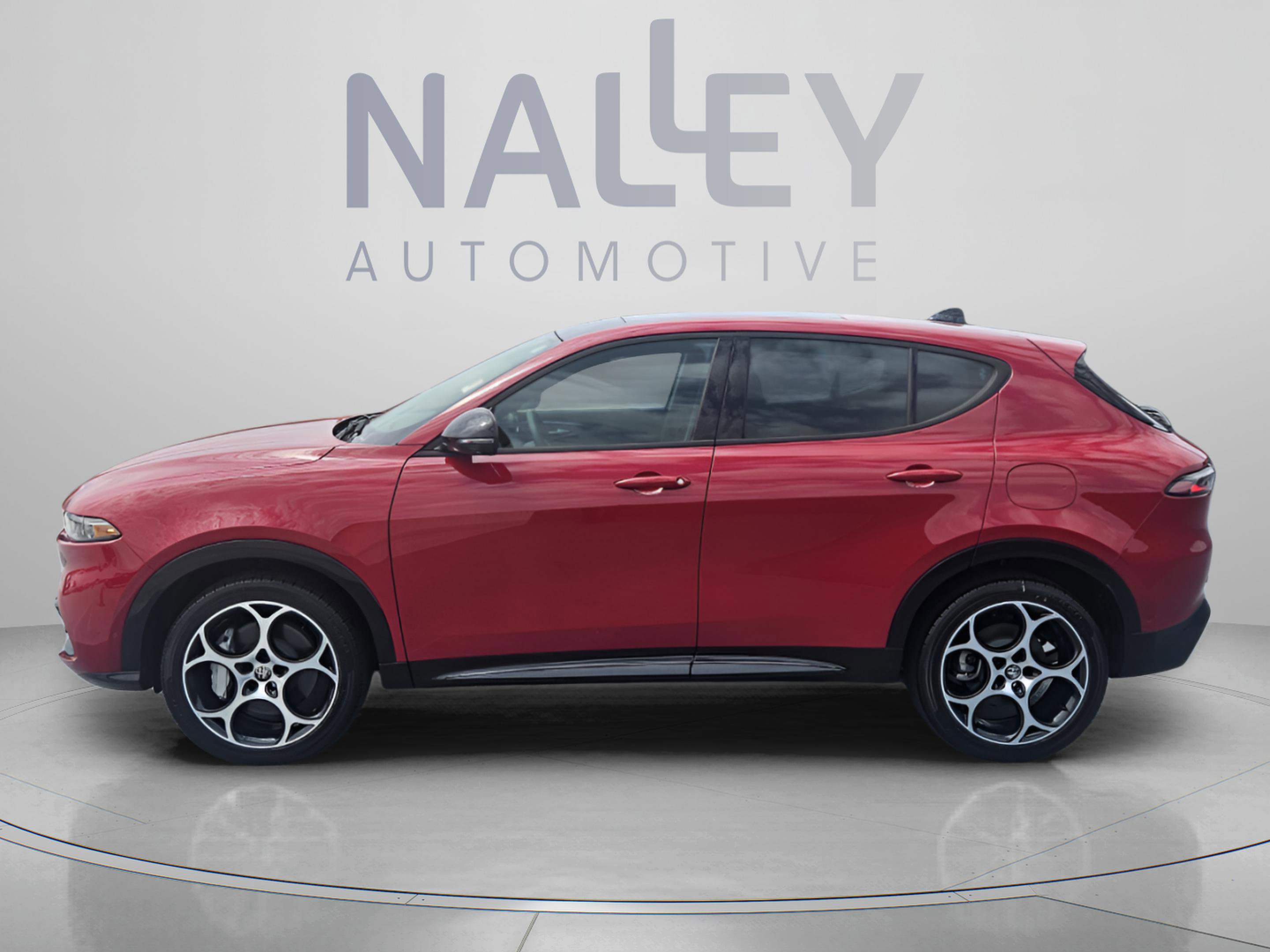 Used 2025 Alfa Romeo Tonale AWD/4WD image 2
