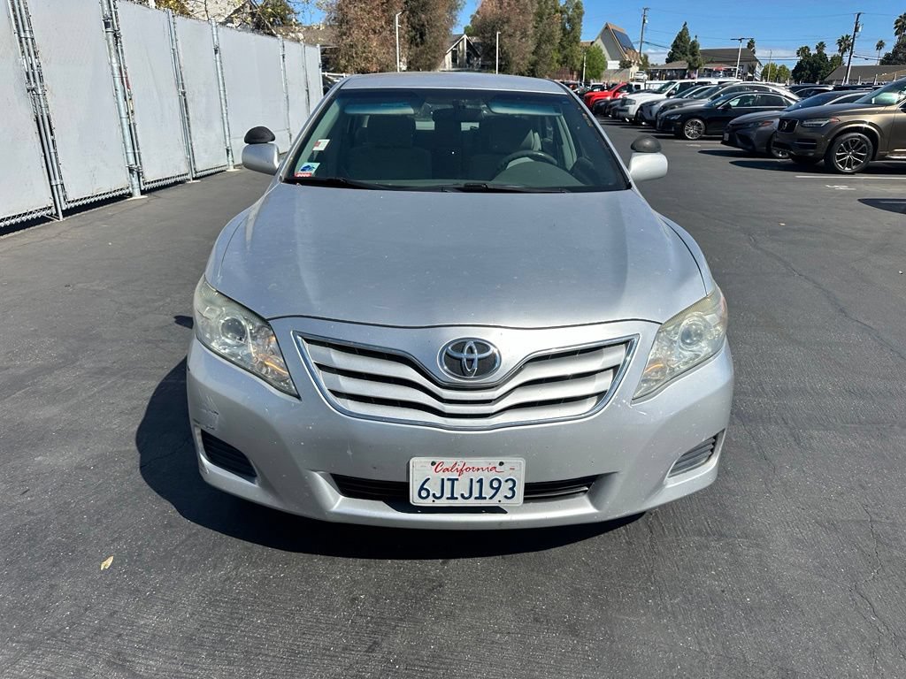 Used 2010 Toyota Camry LE FWD image 5