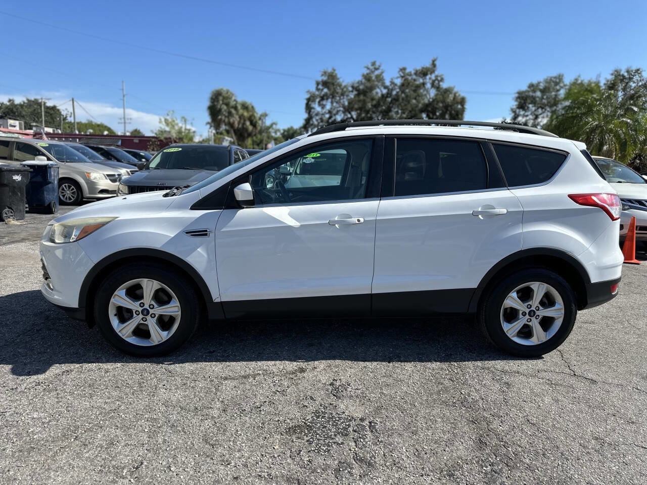 Used 2015 Ford Escape SE w/ Equipment Group 201A image 4