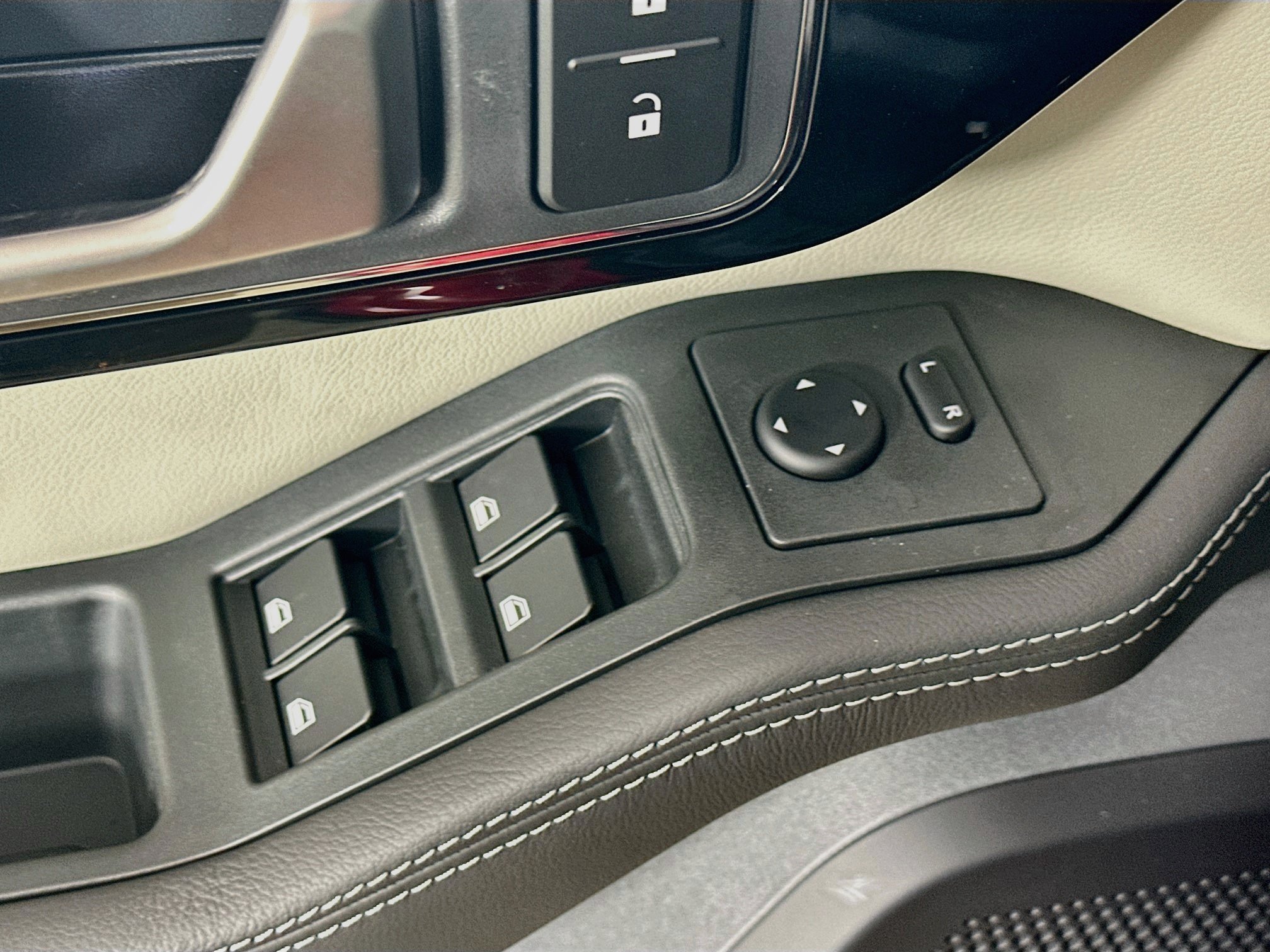 New 2025 INEOS Grenadier Station Wagon AWD/4WD image 18