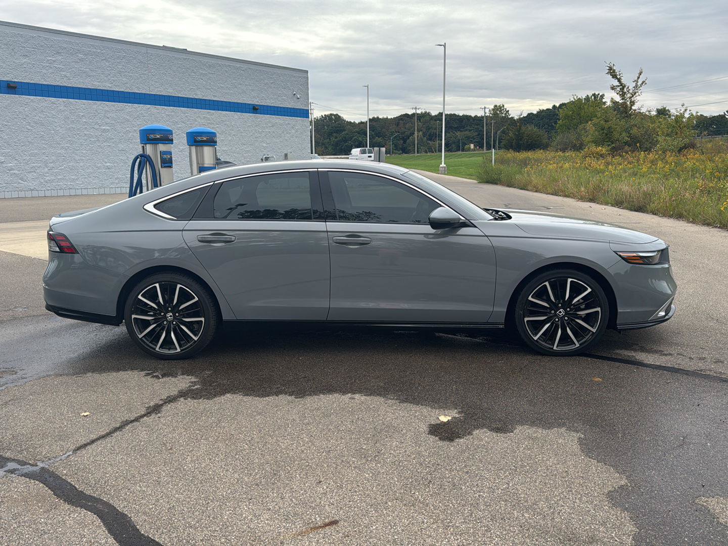 Used 2025 Honda Accord Touring image 6