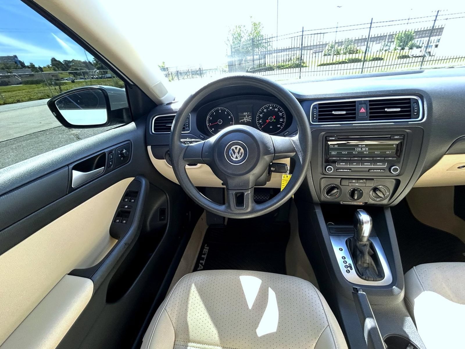 Used 2014 Volkswagen Jetta SE FWD image 12