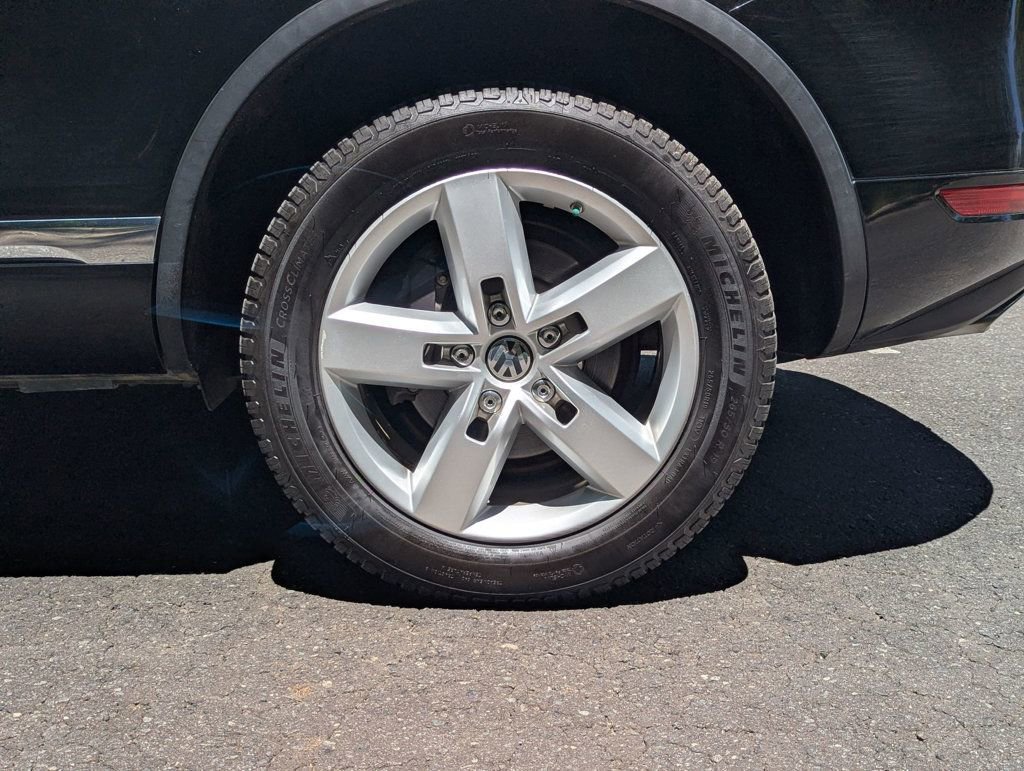 Used 2014 Volkswagen Touareg TDI AWD/4WD image 7