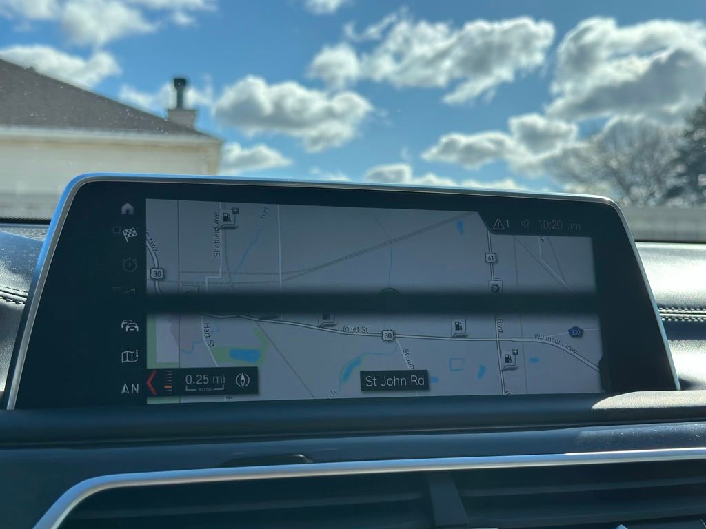 Used 2018 BMW 750i xDrive image 37