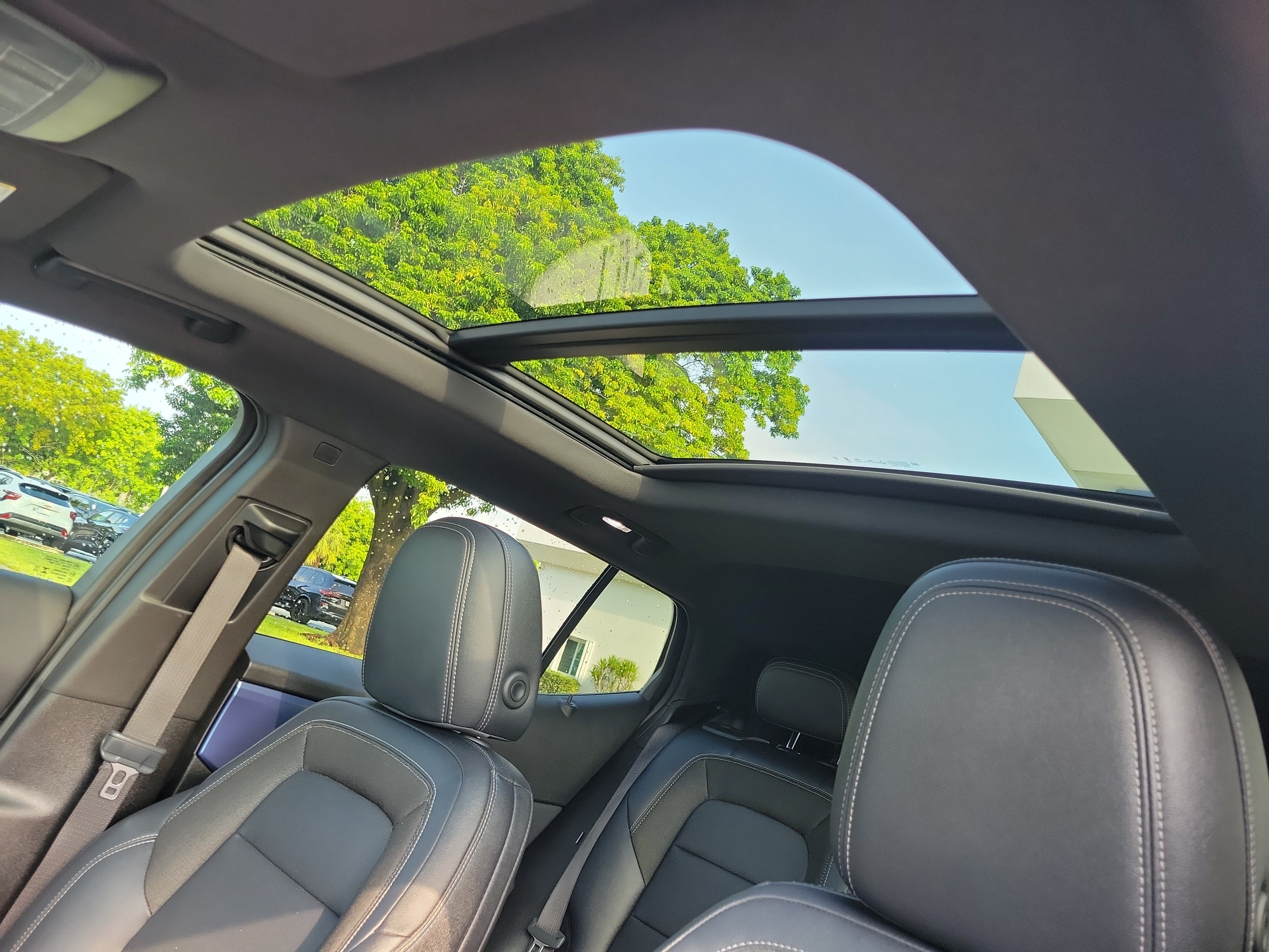 Used 2025 Chevrolet Equinox EV LT w/ Convenience Package FWD image 24