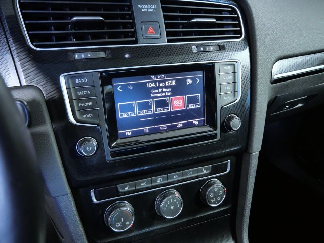 Used 2015 Volkswagen GTI SE w/ Lighting Package (SEL) FWD image 20