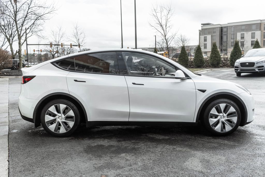 Used 2021 Tesla Model Y Long Range image 3