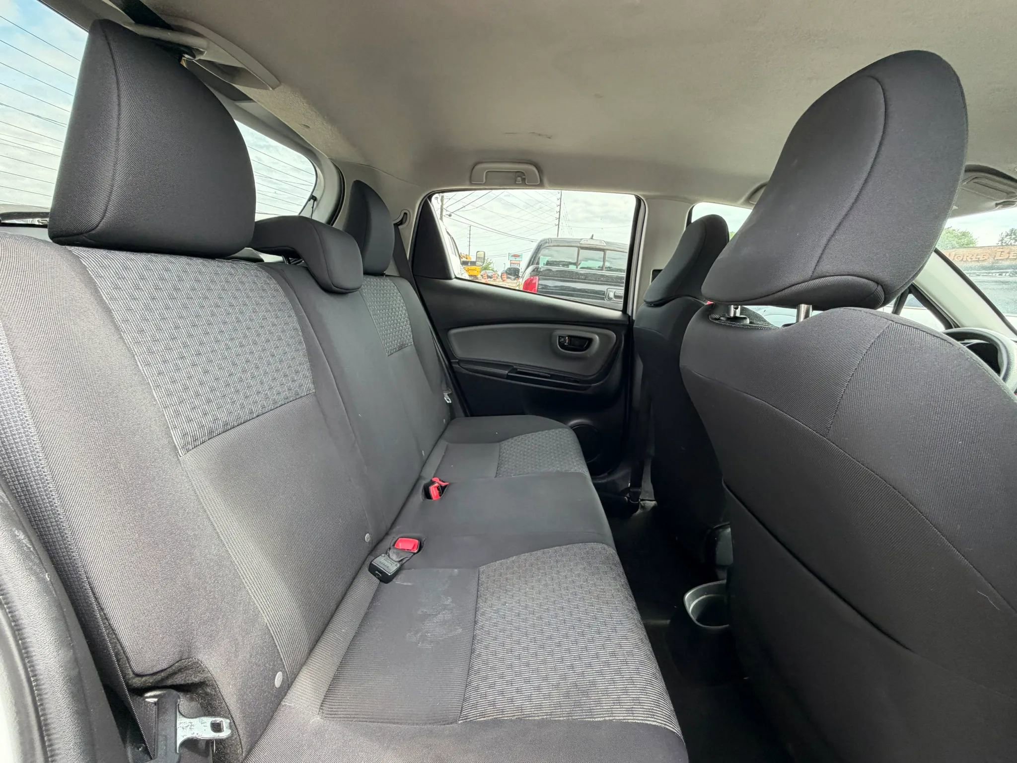 Used 2016 Toyota Yaris L FWD image 19