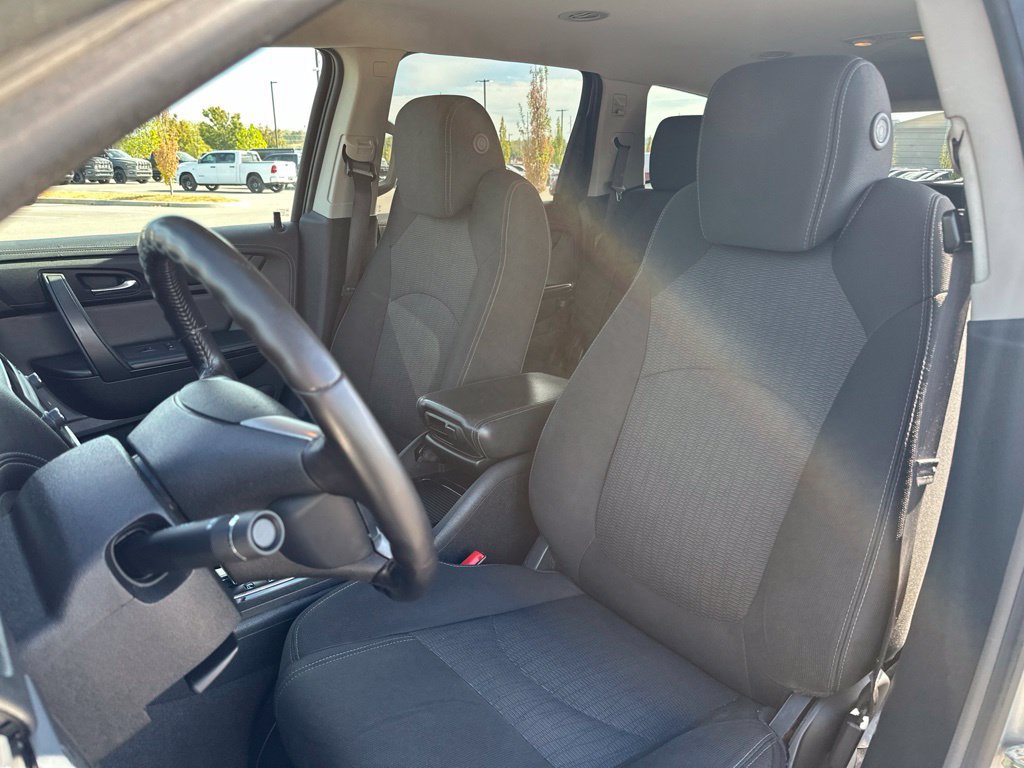 Used 2017 Chevrolet Traverse LT FWD image 41