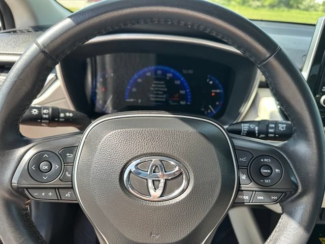 Used 2022 Toyota Corolla Cross XLE w/ Convenience Package FWD image 27
