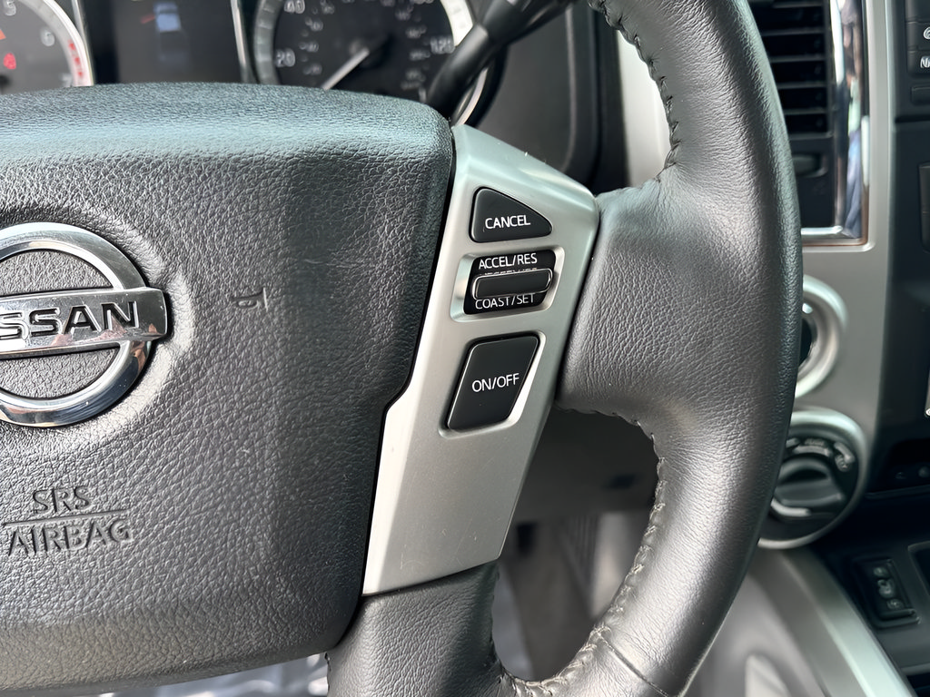 Used 2017 Nissan Titan SV AWD/4WD image 14