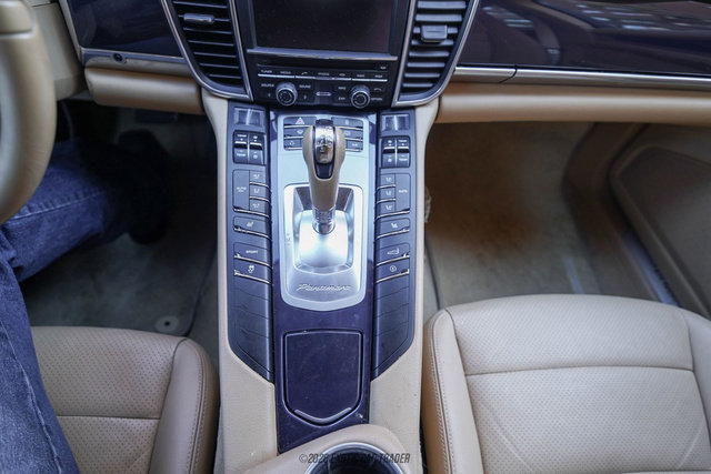 Used 2012 Porsche Panamera 4 image 32