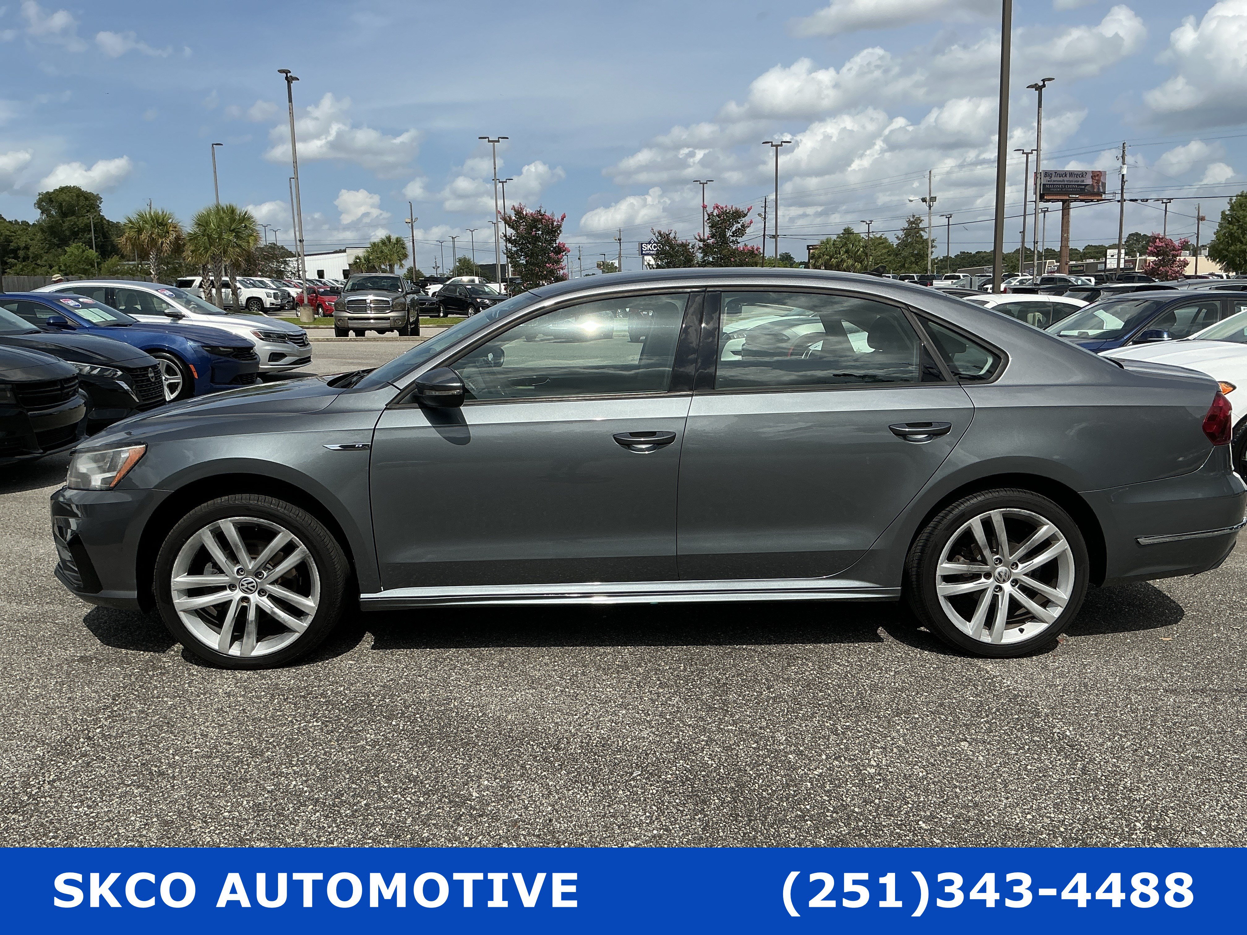 Used 2018 Volkswagen Passat 2.0T R-Line FWD image 2
