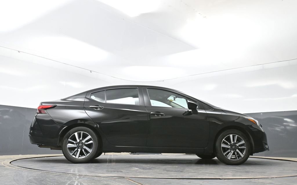 Used 2025 Nissan Versa SV FWD image 49