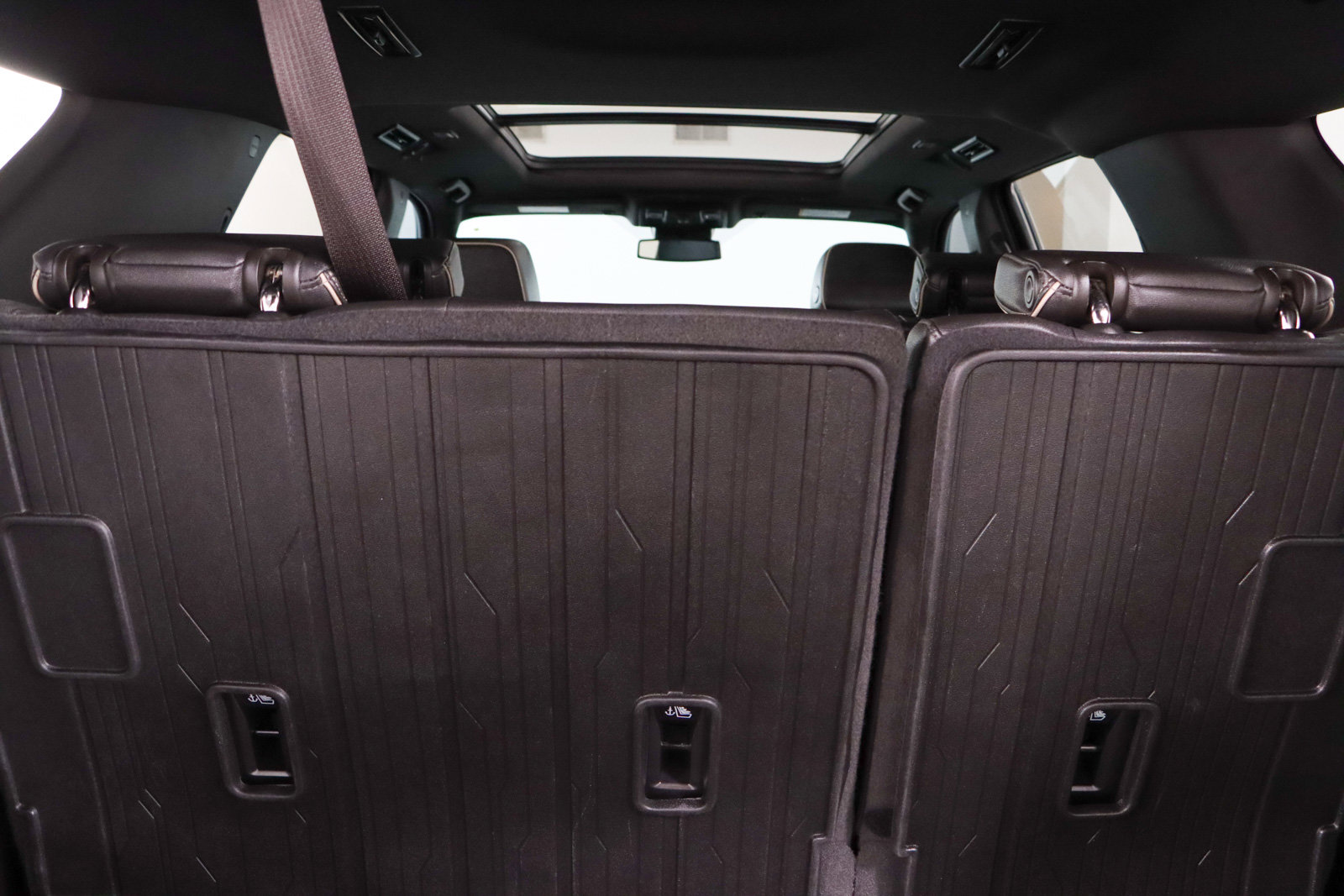 Used 2023 GMC Yukon SLT image 34